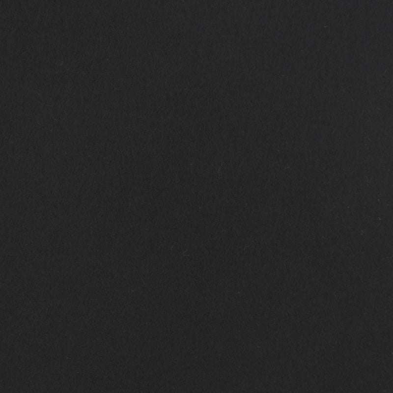 Detailaufnahme von schwarzem Designfilz mit sichtbarer Oberflächenstruktur