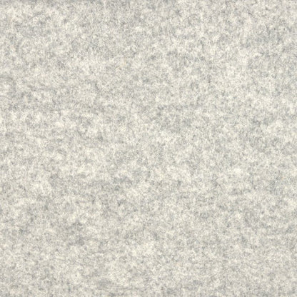 Detailaufnahme von hellgrau meliertem Designfilz mit sichtbarer Oberflächenstruktur