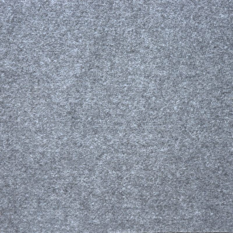 Detailaufnahme von grauem SO-WO-Filz mit sichtbarer Oberflächenstruktur
