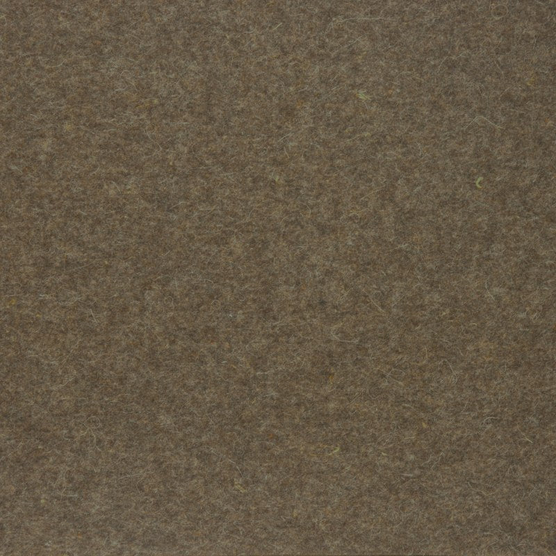 Detailaufnahme von dunkelbraunem Sattelfilz mit sichtbarer Oberflächenstruktur